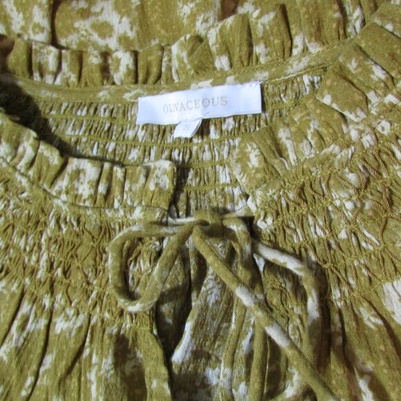 Olivaceous Gold Floral Top - Balloon Sleeves Lace Cuffs Smocked - Picture 6 of 6